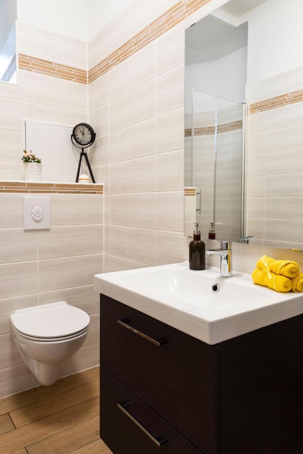Freshly Renovated 2Br&Lr+Walk-In Rainshower Apartamento Berlim Exterior foto